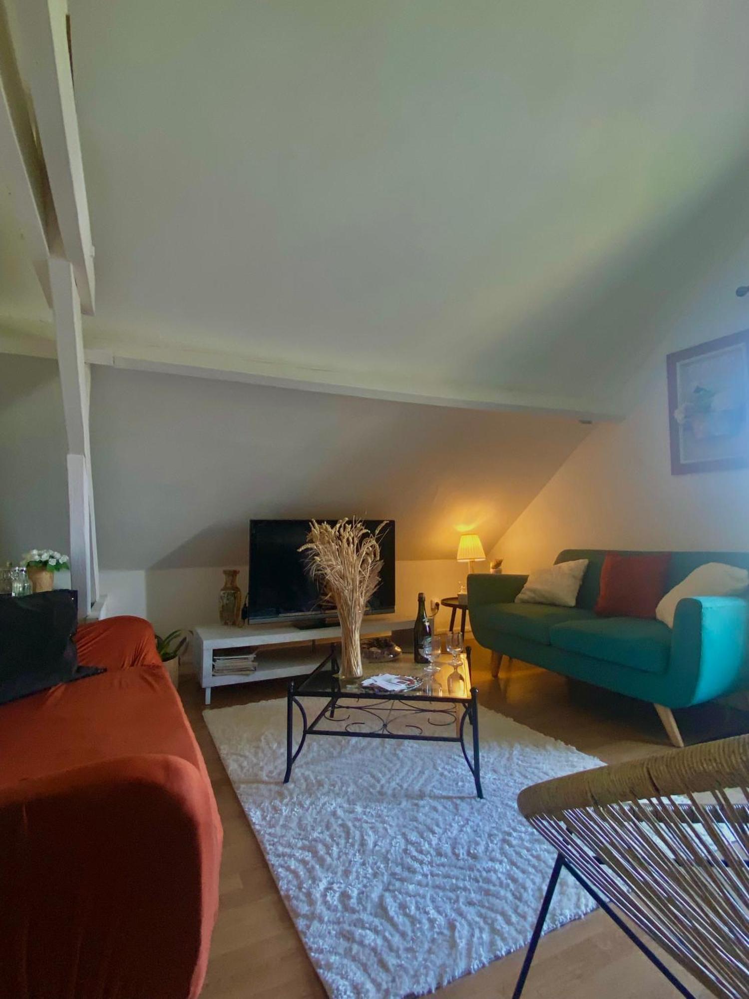 Une Ambiance Cosy Avec Jardin Privatif Nassandres Ngoại thất bức ảnh
