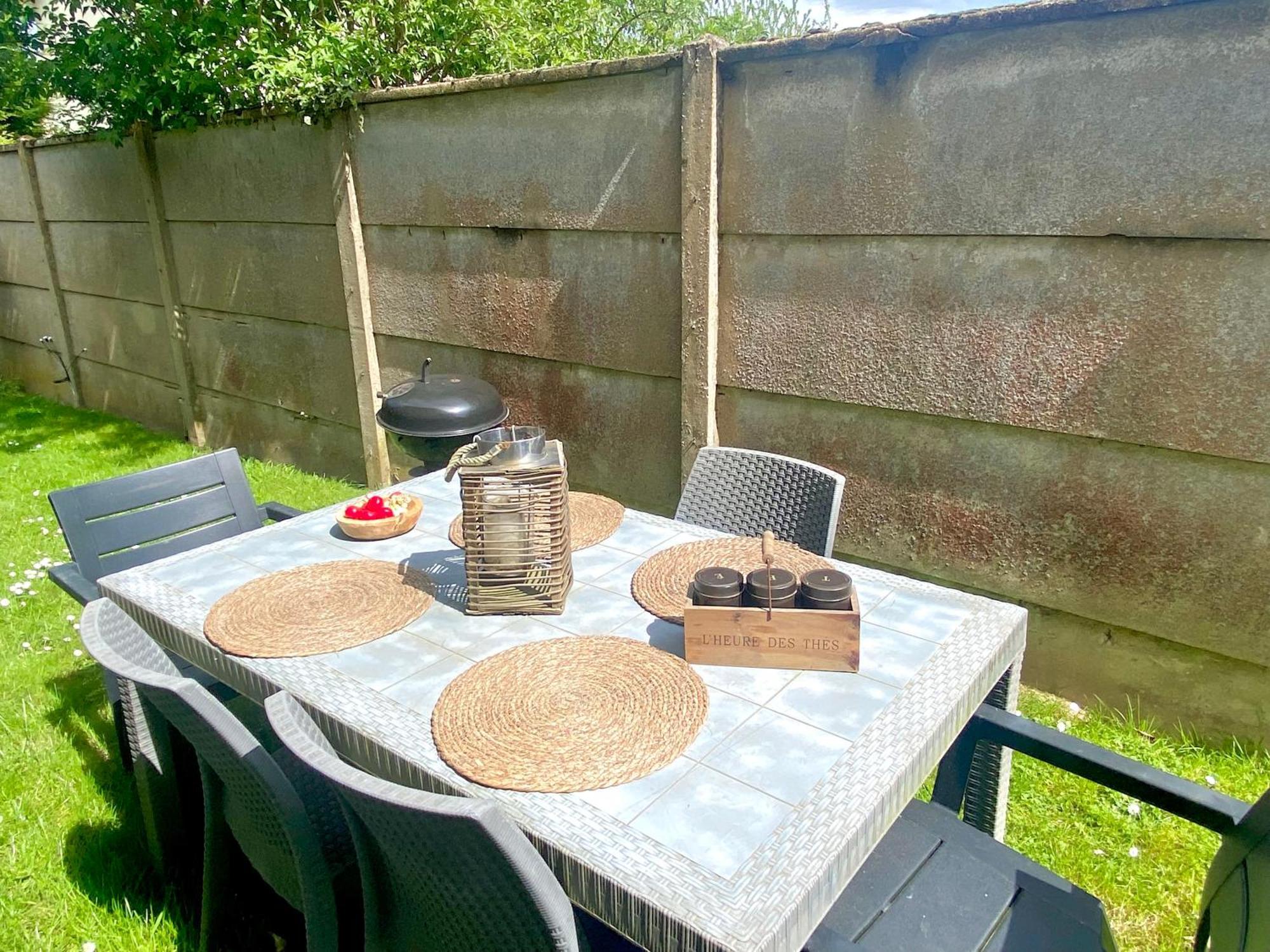 Une Ambiance Cosy Avec Jardin Privatif Nassandres Ngoại thất bức ảnh